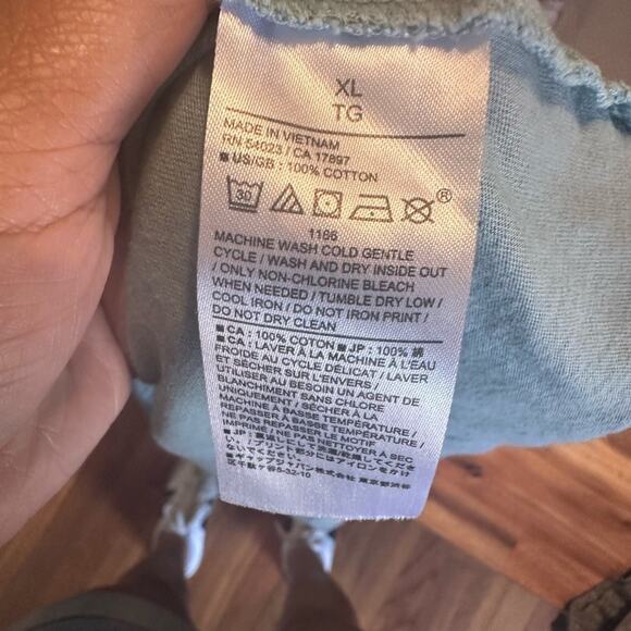 Banana Republic Blue Seagrass Graphic Tee – Soft & Stylish Casual Top - Picture 4 of 6